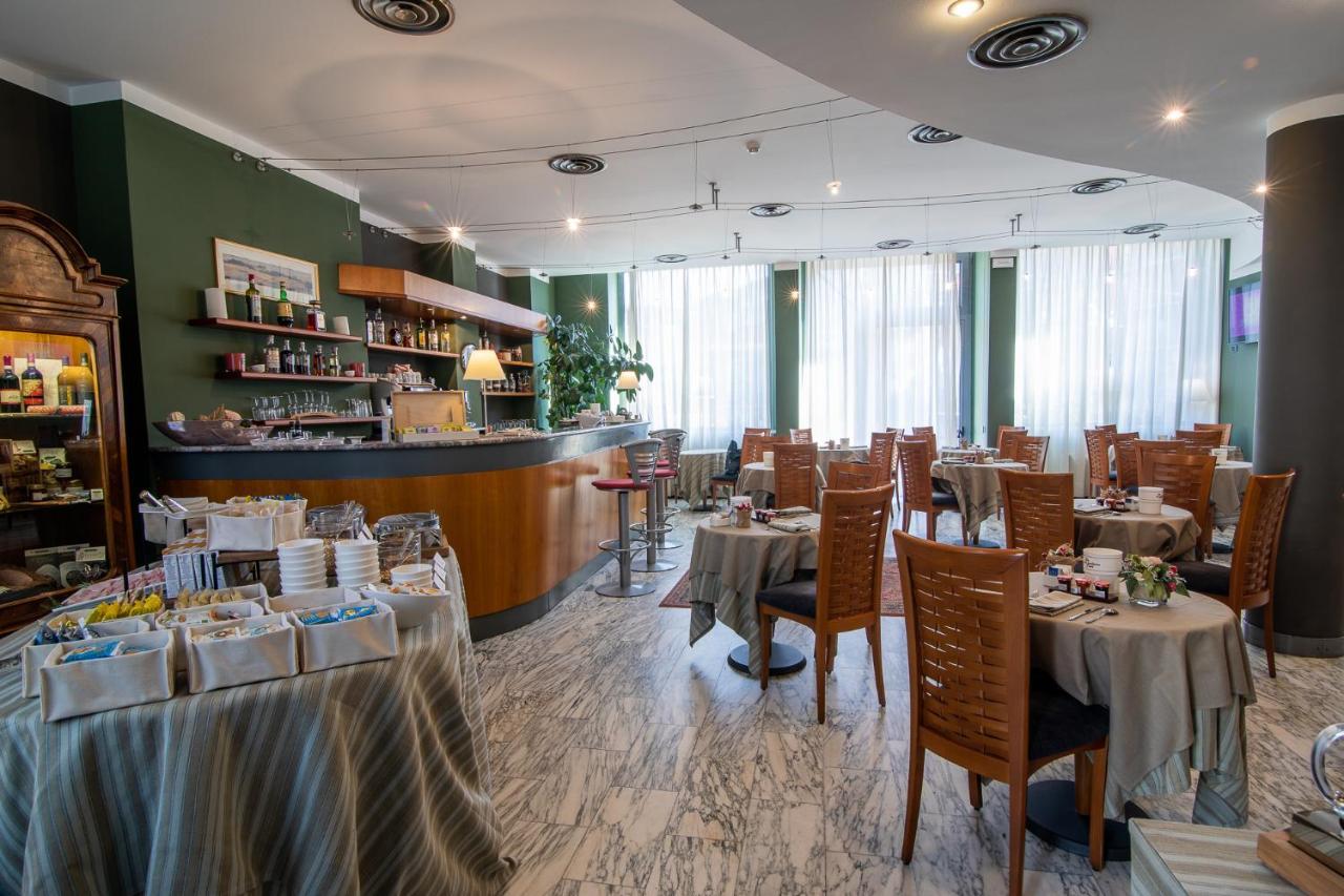 Hotel Vittoria Sondrio Exterior photo