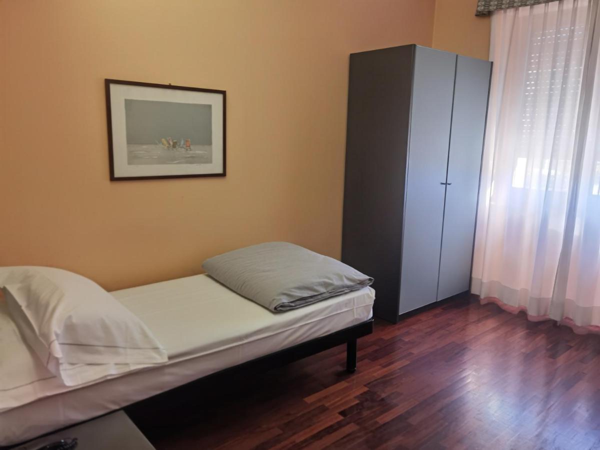 Hotel Vittoria Sondrio Exterior photo